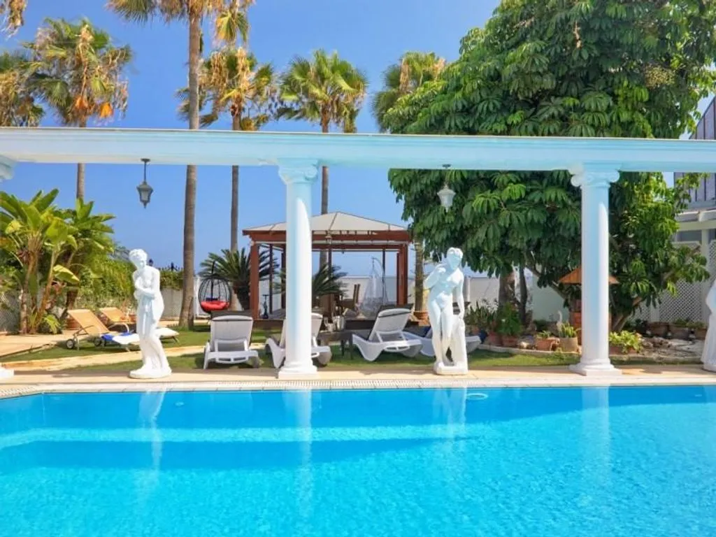 Villa 860m² in Cyprus, Limassol. Priced at 10000000€ rent photo-2