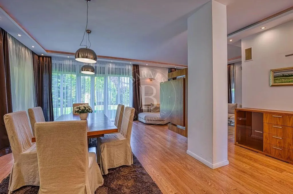 House 757m² in Bulgaria, Sofia. Priced at 1500000€ rent photo-2