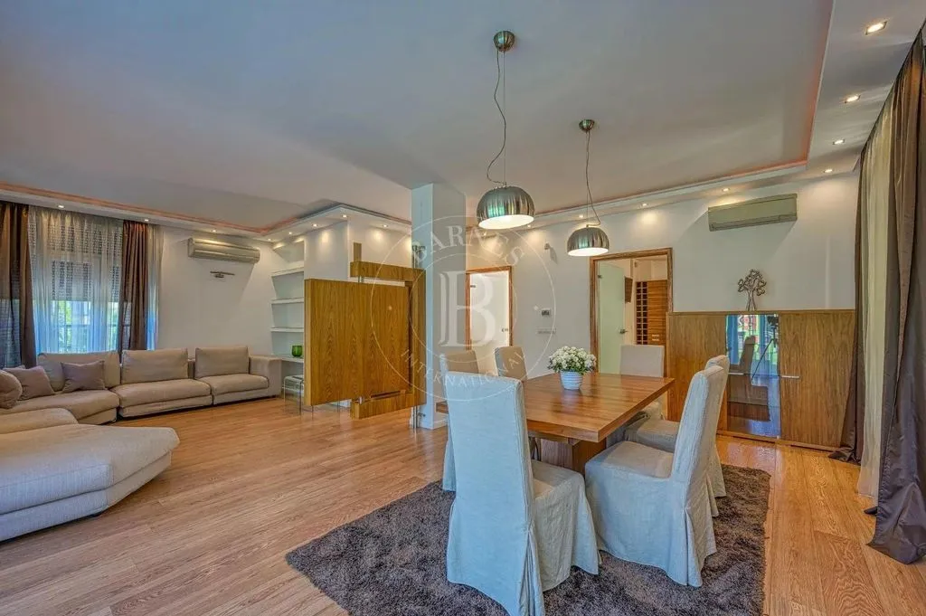 House 757m² in Bulgaria, Sofia. Priced at 1500000€ rent photo-5