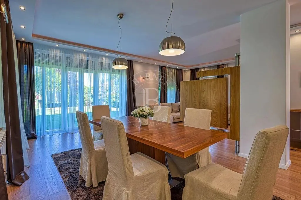 House 757m² in Bulgaria, Sofia. Priced at 1500000€ rent photo-6