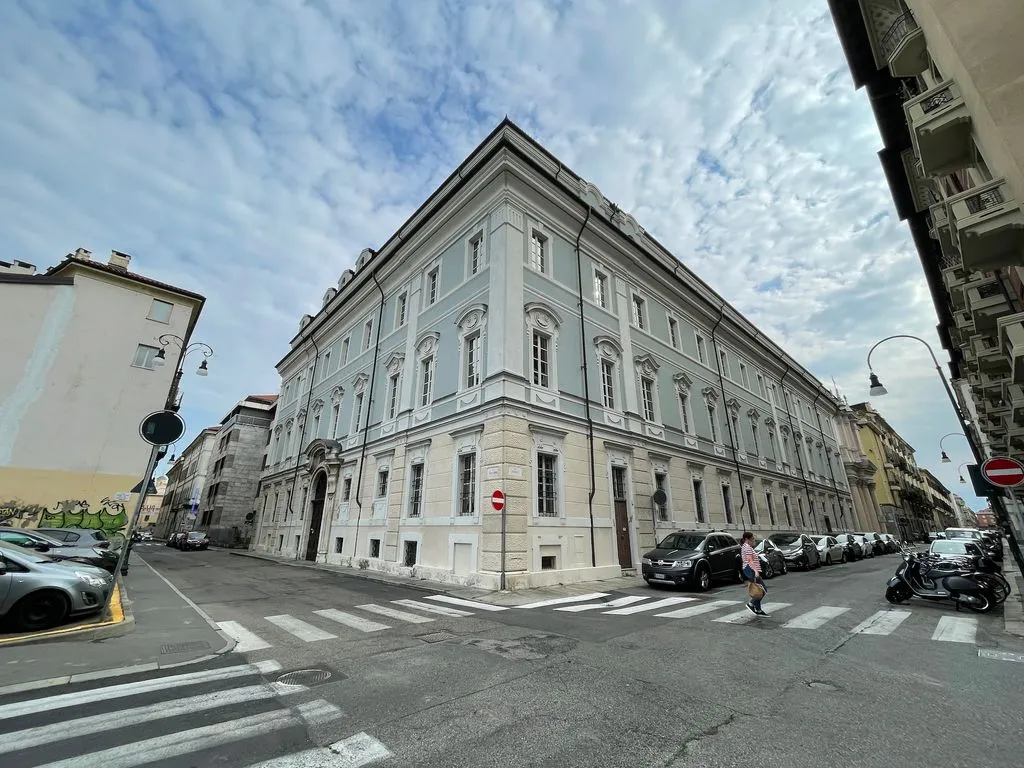 Офис 6100м² в Италии, Турин. Стоимостью 15000€ аренда фото-2