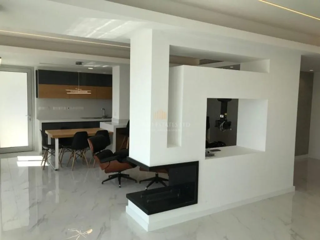 Flat 197m² in Cyprus, Limassol. Priced at 5000€ rent photo-3