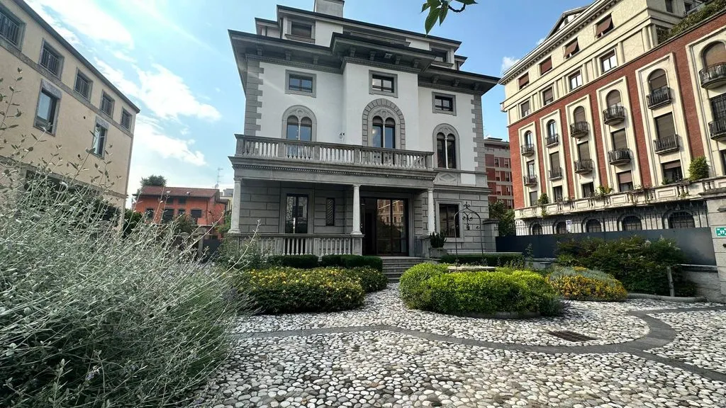 Офис 1000м² в Италии, Милан. Стоимостью 27000€ аренда фото-2