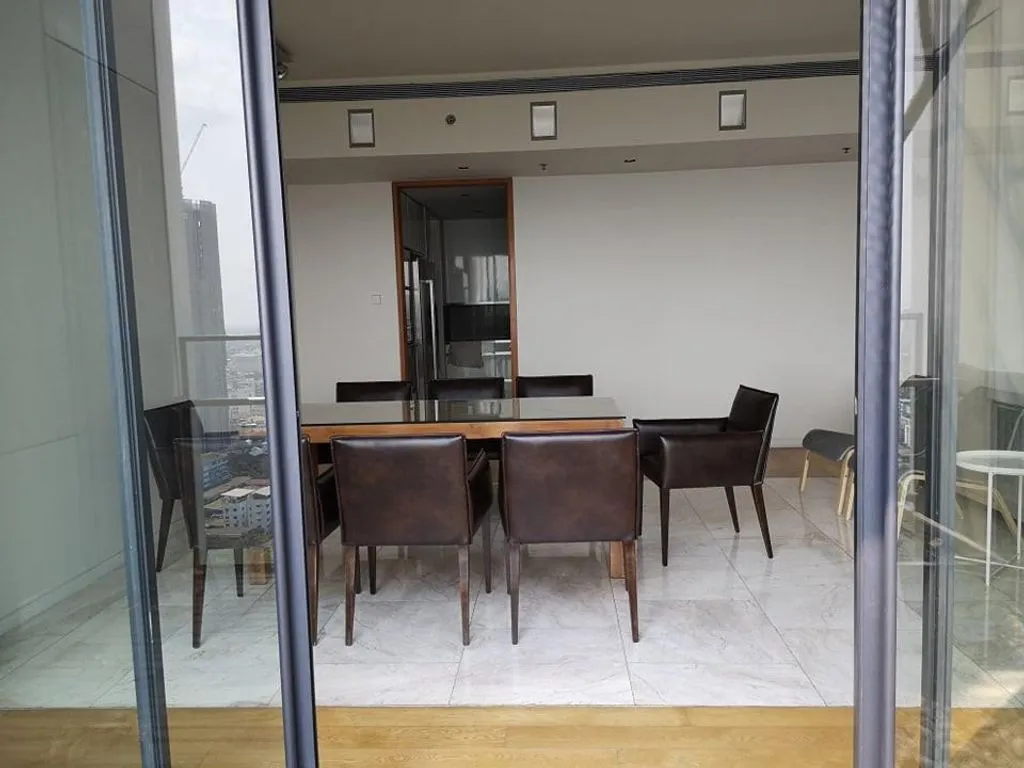 Flat 198m² in Thailand, Bangkok. Priced at 3140€ rent photo-4