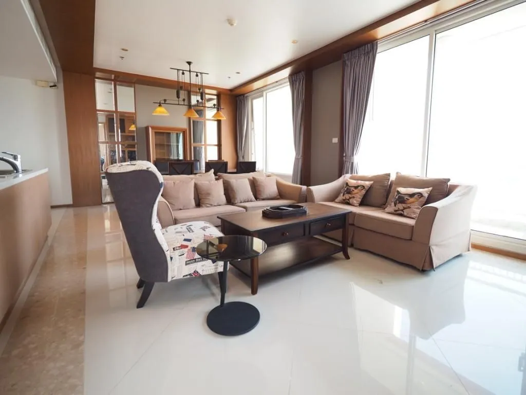 Flat 164m² in Thailand, Bangkok. Priced at 2610€ rent photo-1