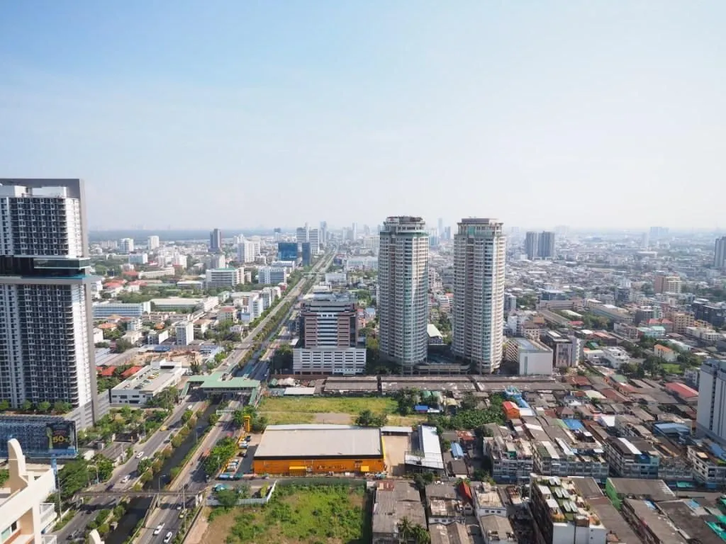 Flat 164m² in Thailand, Bangkok. Priced at 2610€ rent photo-2