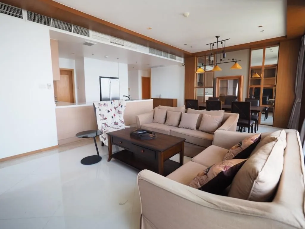 Flat 164m² in Thailand, Bangkok. Priced at 2610€ rent photo-3