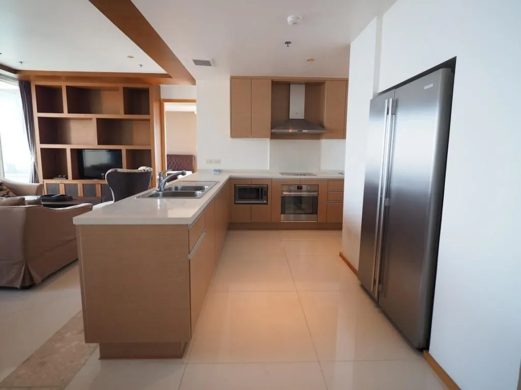 Flat 164m² in Thailand, Bangkok. Priced at 2610€ rent photo-4