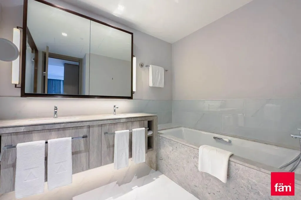 Flat 132m² in UAE, Dubai. Priced at 77560€ rent photo-3