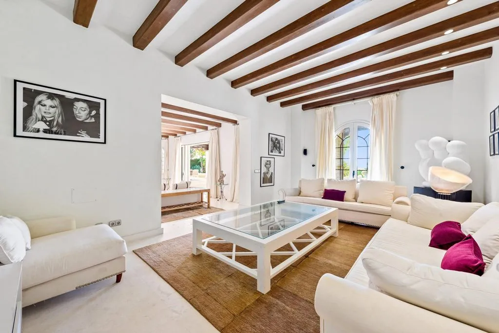 Villa 1841m² in USA, Southbury. Priced at 20000€ rent photo-1
