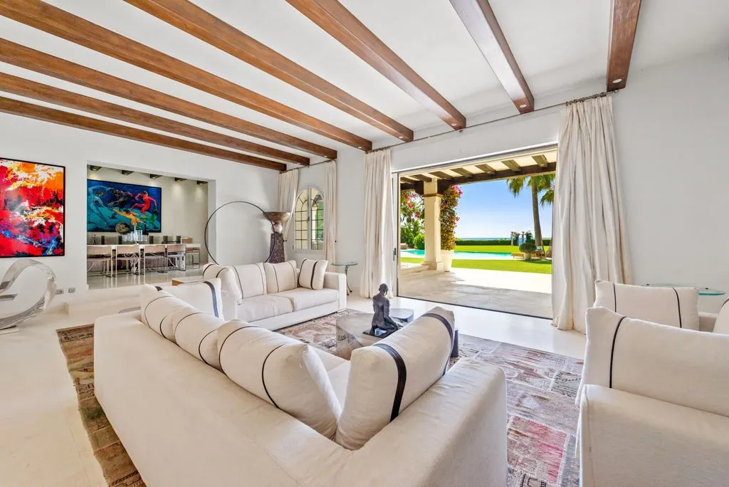 Villa 1841m² in USA, Southbury. Priced at 20000€ rent photo-5