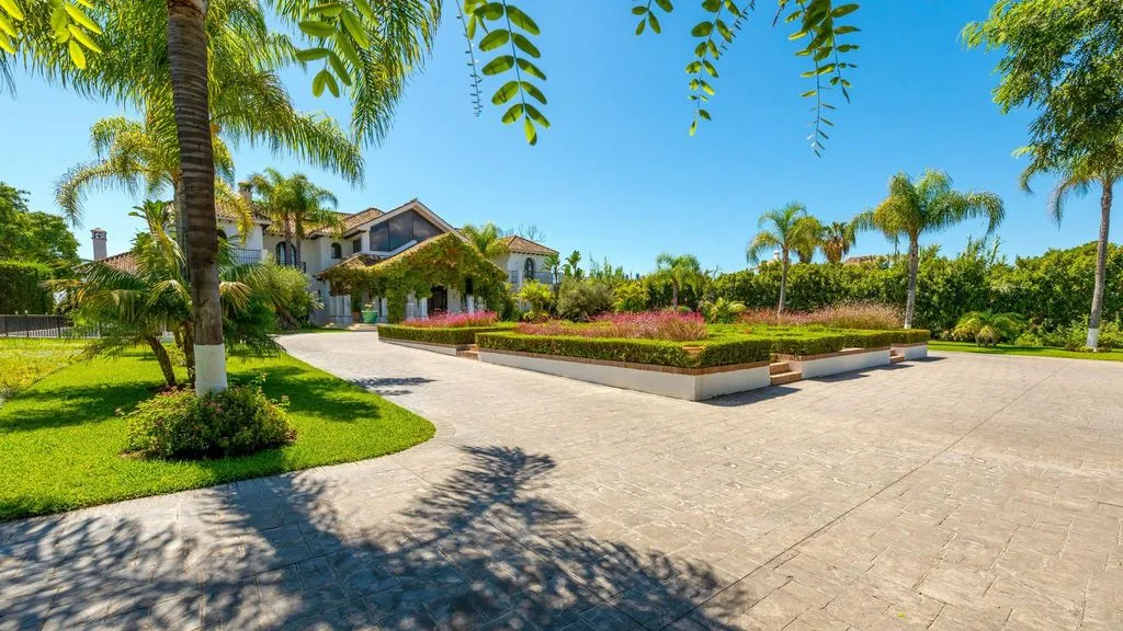 Villa 1841m² in USA, Southbury. Priced at 20000€ rent photo-6