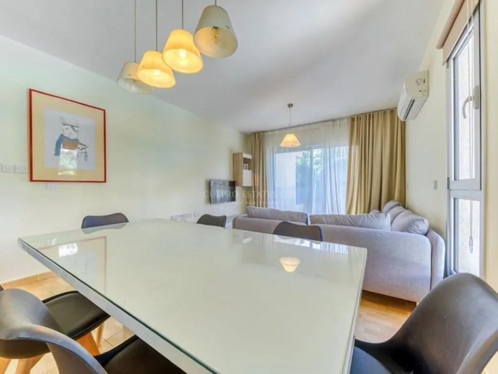 Flat 100m² in Cyprus, Limassol. Priced at 2700€ rent photo-1