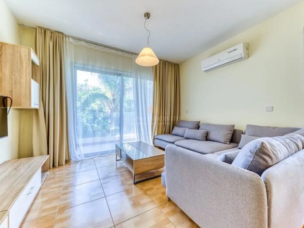 Flat 100m² in Cyprus, Limassol. Priced at 2700€ rent photo-2