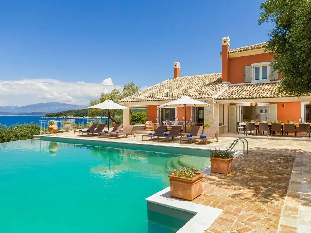 Villa 600m² in Greece, corfu. Priced at 45410€ rent photo-2