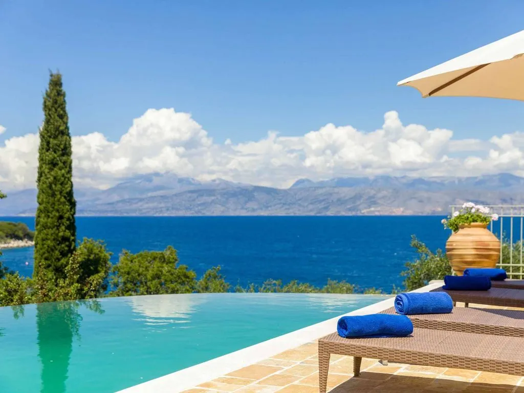 Villa 600m² in Greece, corfu. Priced at 45410€ rent photo-4