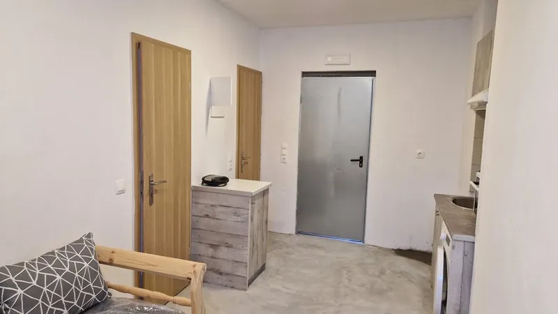 Flat 25m² in Greece, Santorini. Priced at 697£ rent photo-3