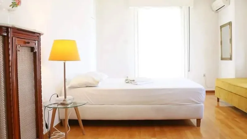Flat 127m² in Greece, Athens. Priced at 2092£ rent photo-1