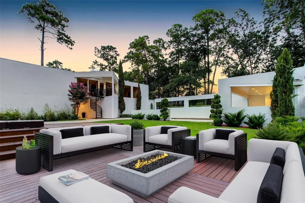 House 860m² in USA, Houston. Priced at 3219400€ rent photo-2