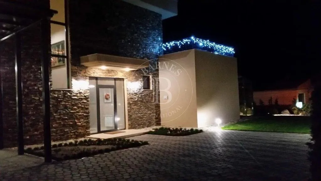 House 1100m² in Bulgaria, Varna. Priced at 1700000€ rent photo-6