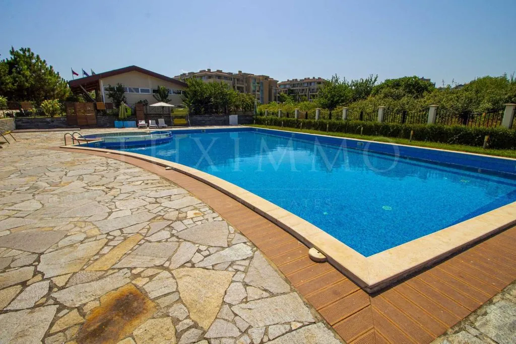 Townhouse 480m² in Bulgaria, Chernomorets. Priced at 895000€ rent photo-1