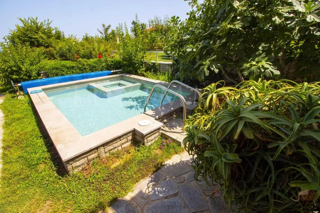 Townhouse 480m² in Bulgaria, Chernomorets. Priced at 895000€ rent photo-6