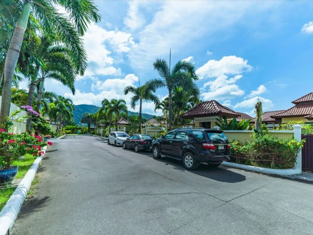 Villa 350m² in Thailand, Bang Tao. Priced at 798400€ rent photo-1