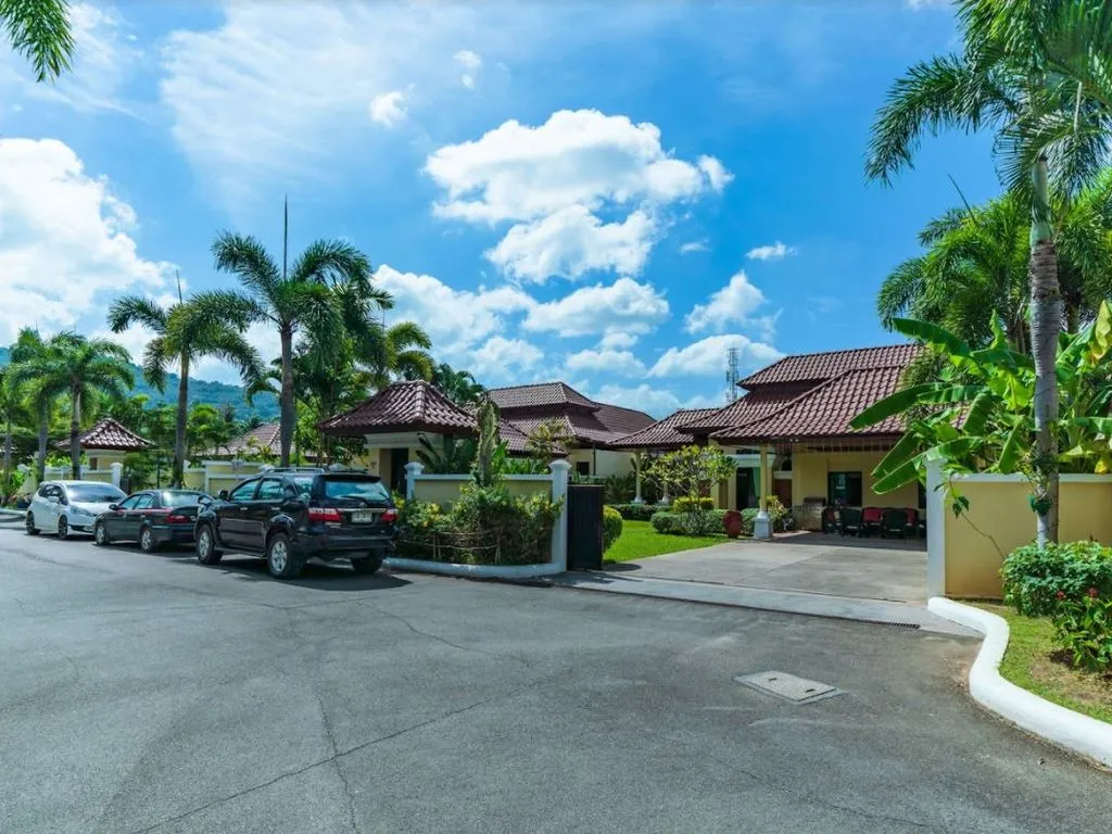 Villa 350m² in Thailand, Bang Tao. Priced at 798400€ rent photo-4