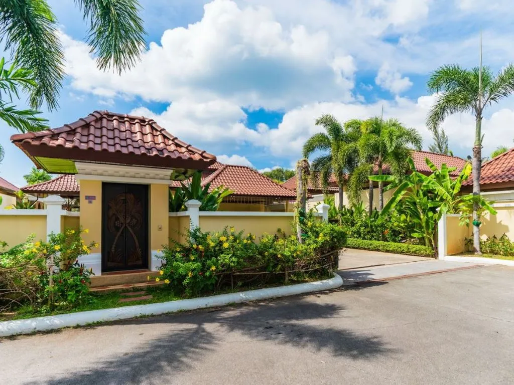 Villa 350m² in Thailand, Bang Tao. Priced at 798400€ rent photo-6