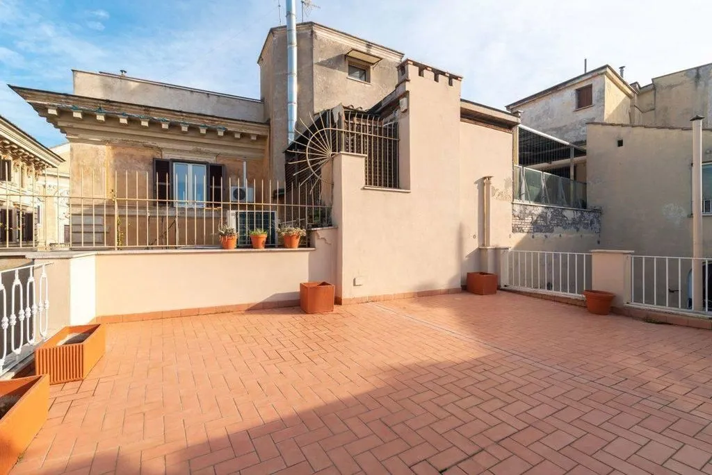Penthouse 116m² in Italy, Rome. Priced at 1095000€ rent photo-4