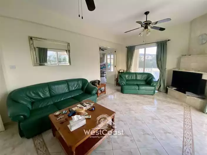 House 150m² in Cyprus, Peyia. Priced at 465000€ rent photo-2