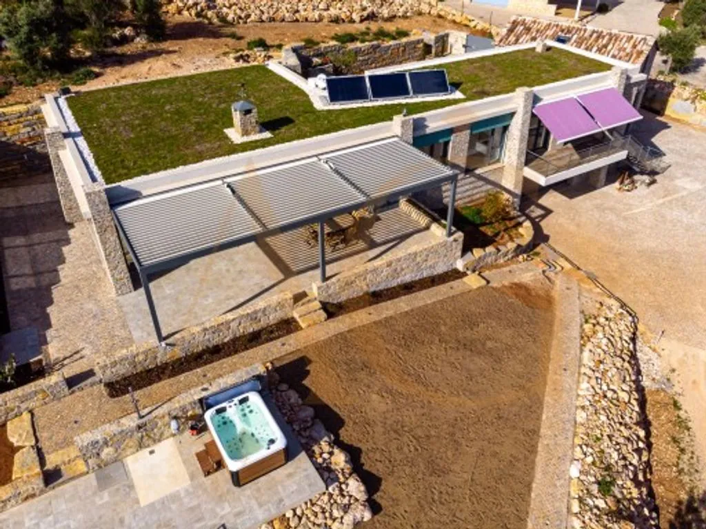 House 337m² in Portugal, Tavira. Priced at 2400000€ rent photo-3
