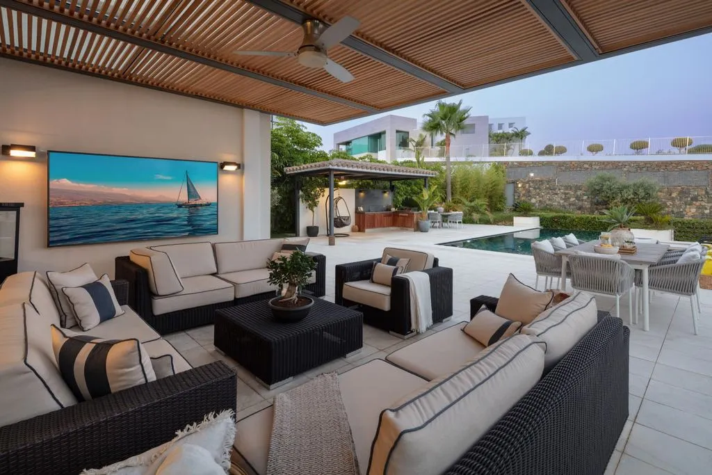 Villa 850m² in Italy, Karimate. Priced at 4850000€ rent photo-1