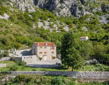 Buy in Montenegro for 750000€