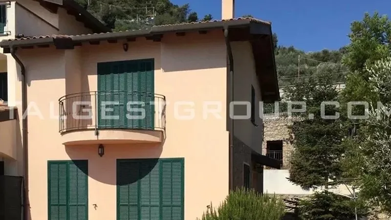 House 185m² in Italy, Ventimiglia. Priced at 303575£ rent photo-2