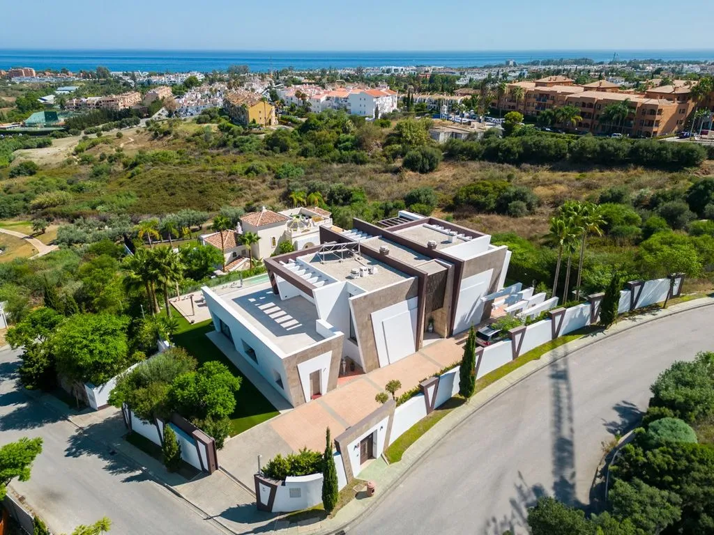 Villa 270m² in Portugal, Oeirash. Priced at 2550000€ rent photo-3