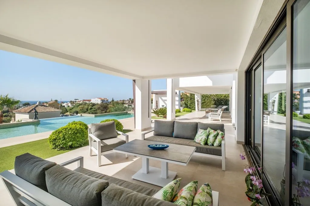 Villa 270m² in Portugal, Oeirash. Priced at 2550000€ rent photo-22