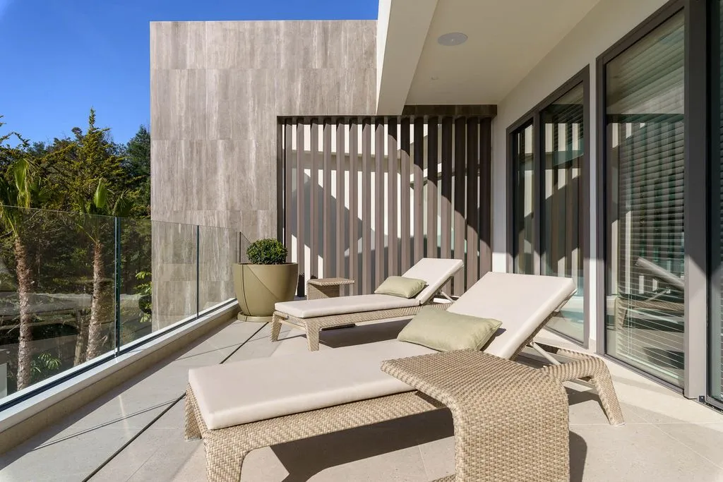 Villa 570m² in Portugal, Oeirash. Priced at 3495000€ rent photo-7