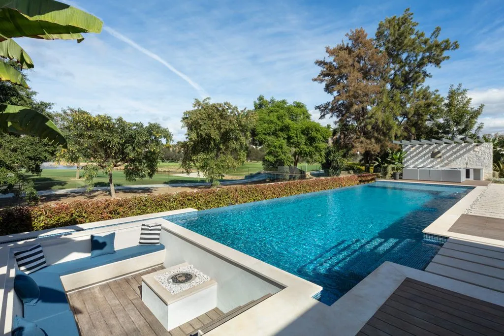 Villa 570m² in Portugal, Oeirash. Priced at 3495000€ rent photo-13