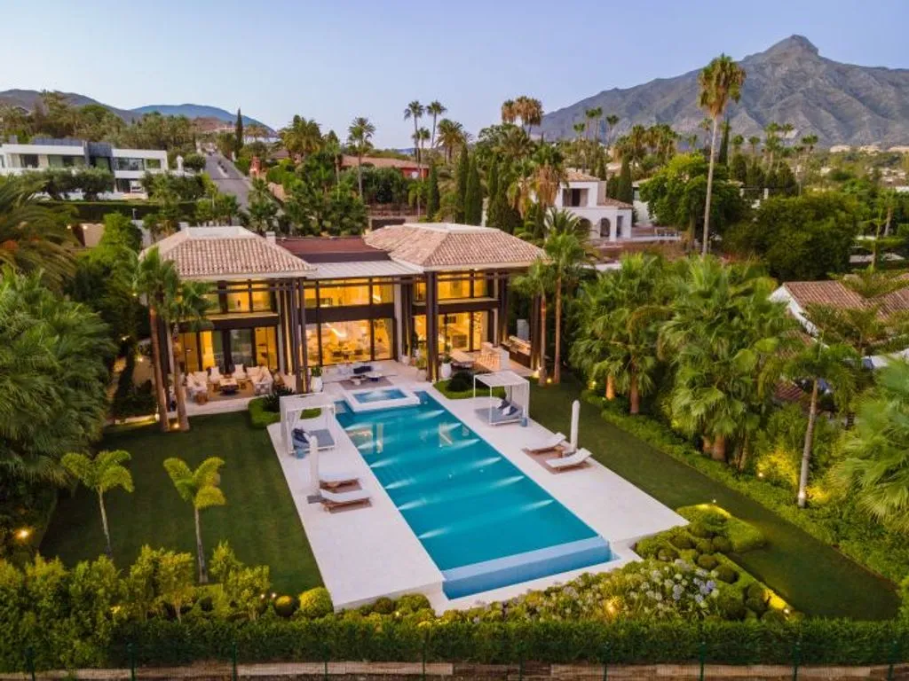 Villa 570m² in Portugal, Oeirash. Priced at 3495000€ rent photo-16