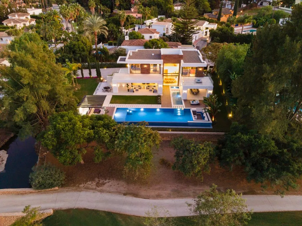 Villa 545m² in Portugal, Oeirash. Priced at 6995000€ rent photo-15