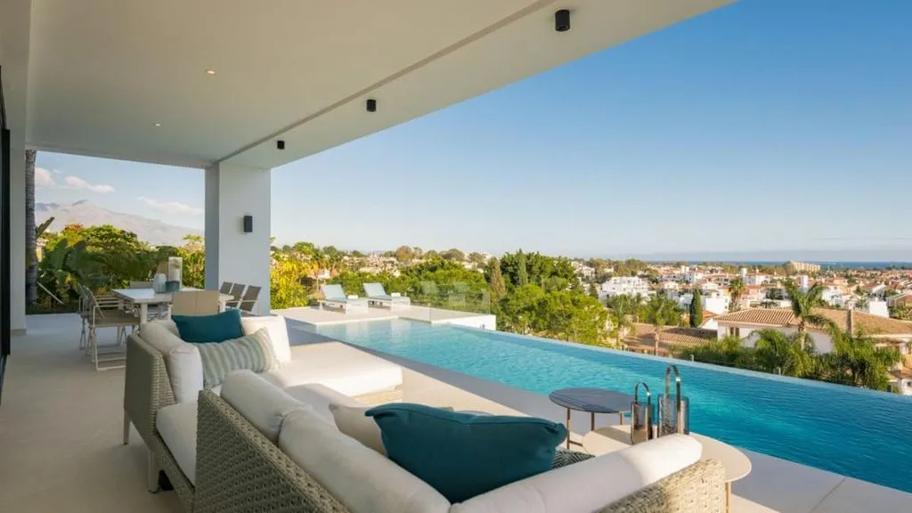 Villa 677m² in USA, Southbury. Priced at 3650000€ rent photo-3