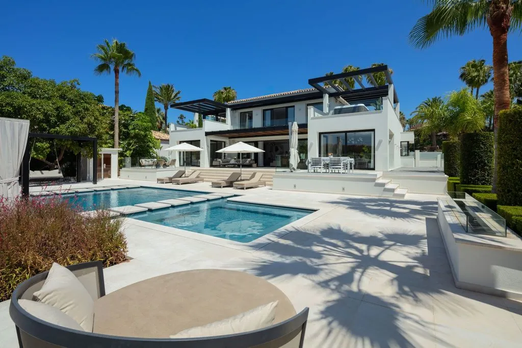 Villa 457m² in Portugal, Oeirash. Priced at 7195000€ rent photo-4