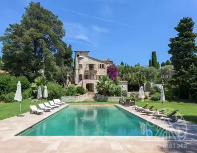 Арендовать villa в France 17000€