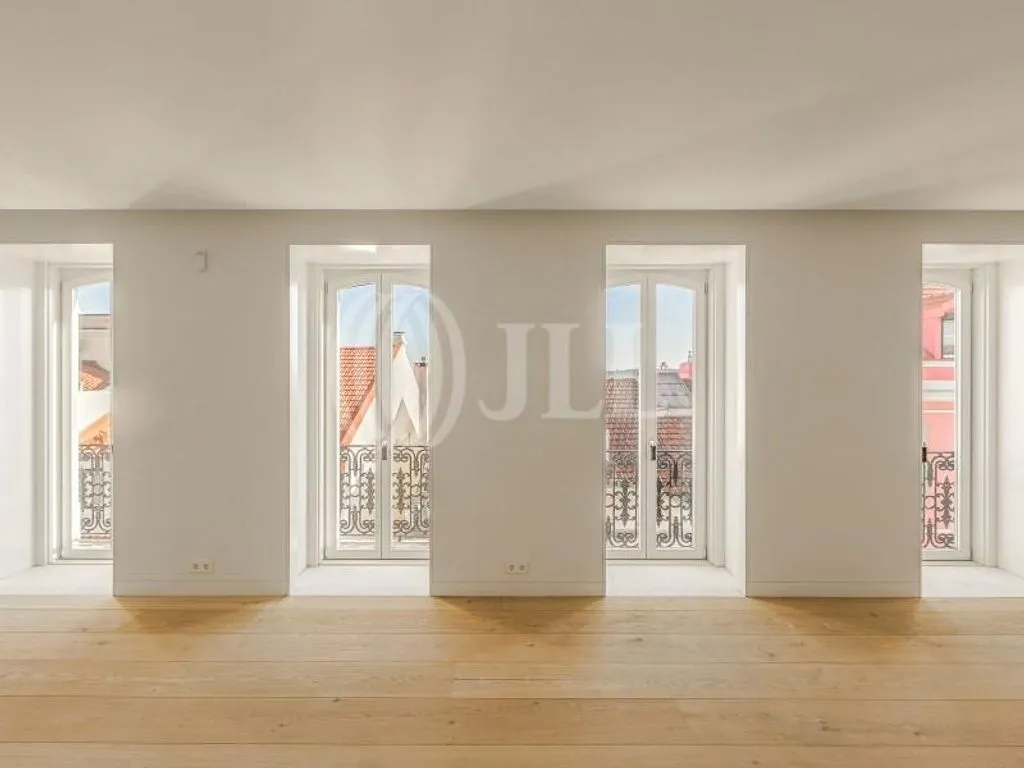 Other Properties 419m² in Portugal, Lisbon. Priced at 17700€ rent photo-1