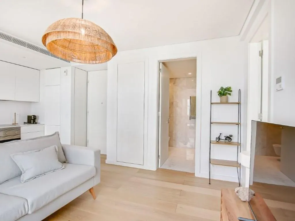 Flat 53m² in USA, Fort Lauderdale. Priced at 2500€ rent photo-2