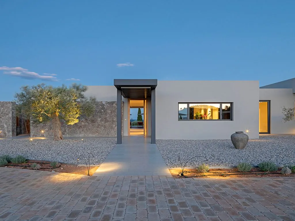 Villa 530m² in Greece, Porto Heli. Priced at 22000€ rent photo-2