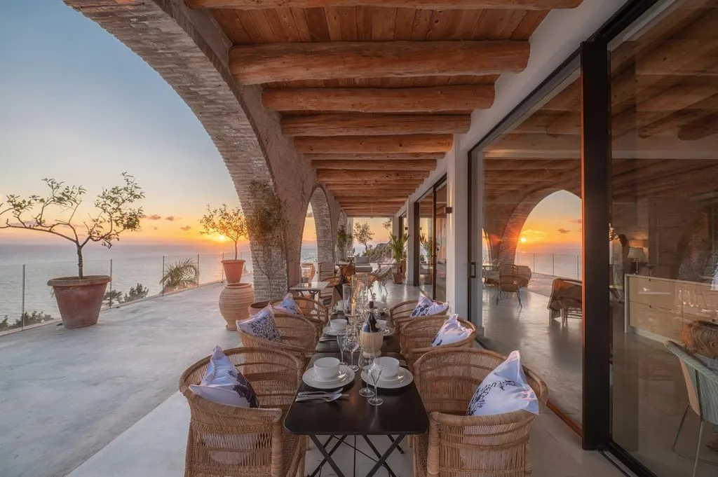 Villa 720m² in Greece, corfu. Priced at 37700€ rent photo-6