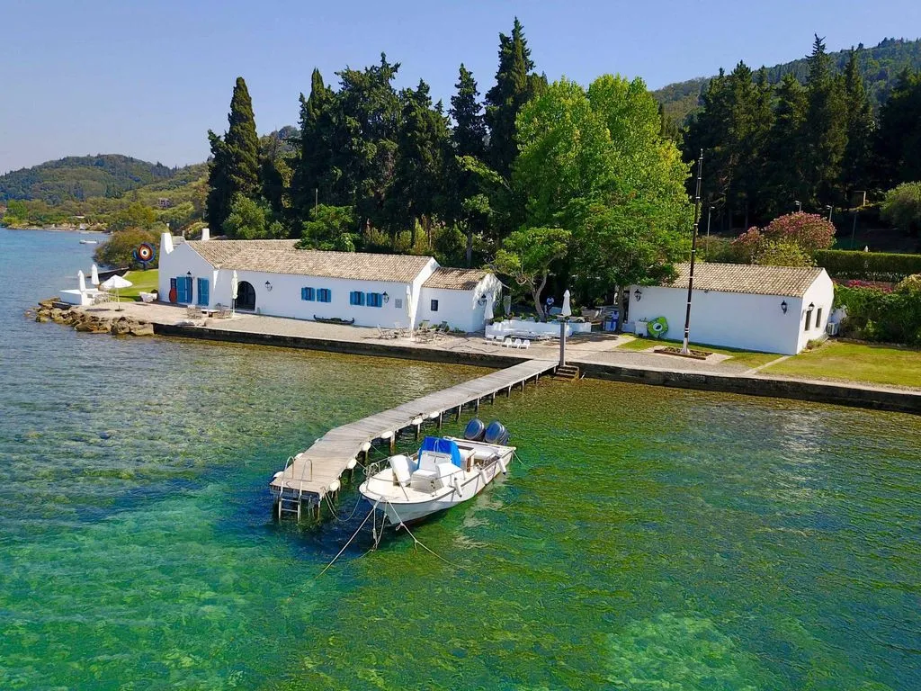 House 740m² in Greece, corfu. Priced at 36580€ rent photo-1
