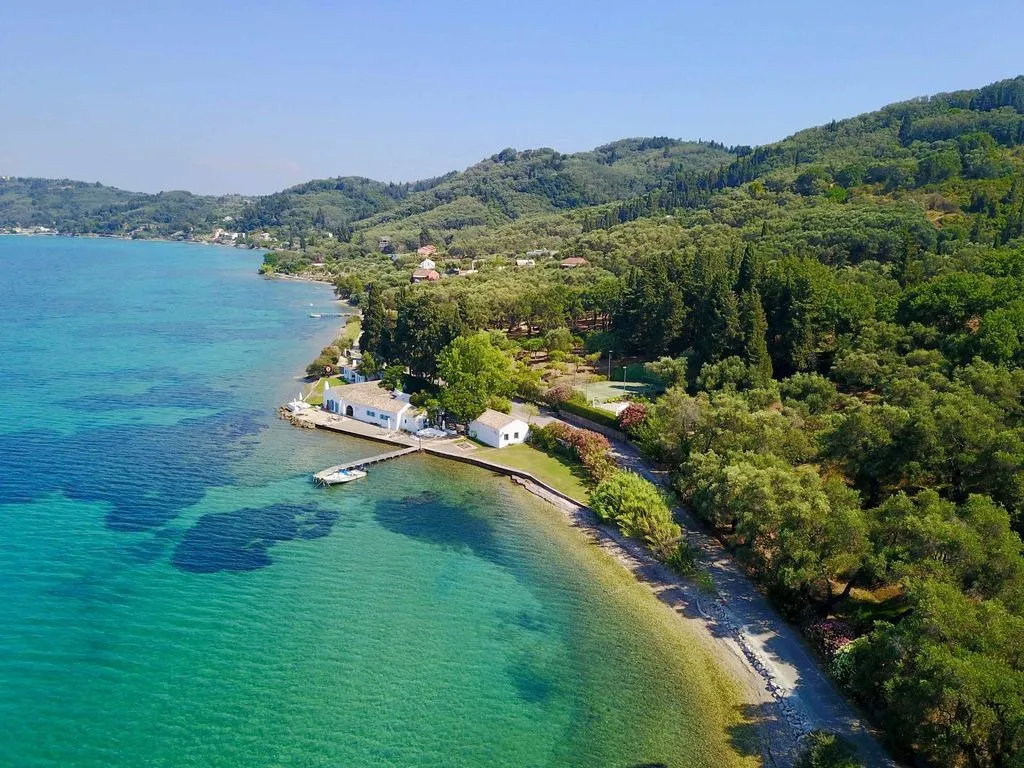 House 740m² in Greece, corfu. Priced at 36580€ rent photo-3